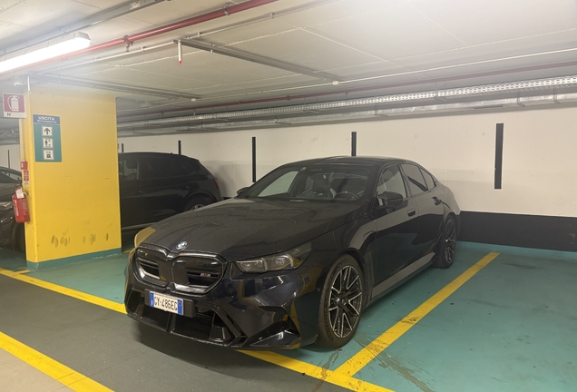BMW M5 G90