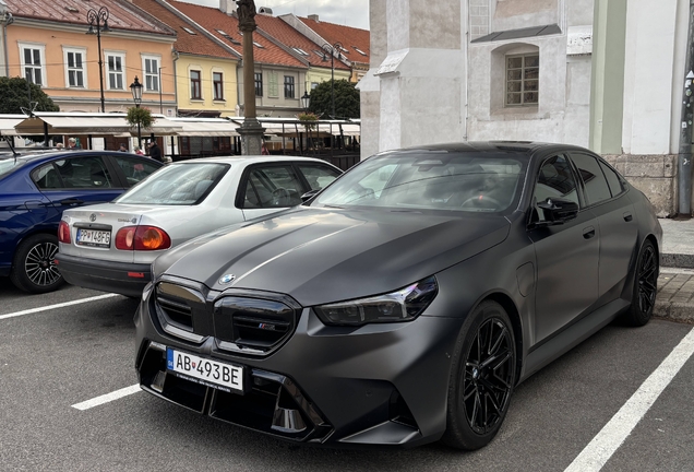 BMW M5 G90
