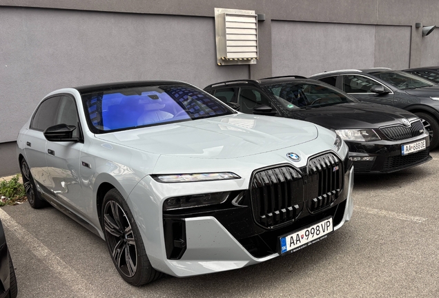 BMW M760e xDrive