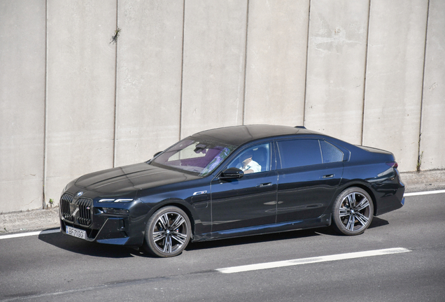 BMW M760e xDrive
