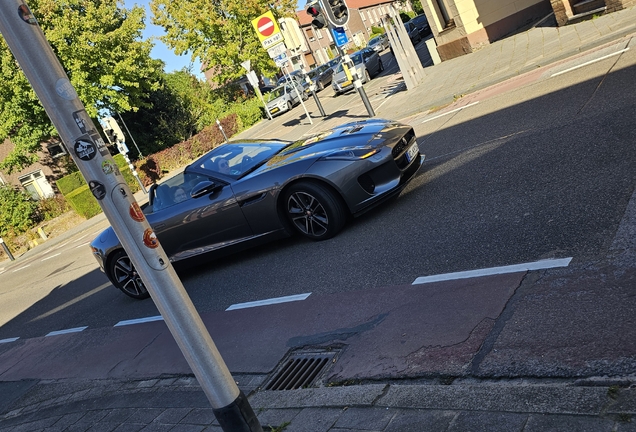 Jaguar F-TYPE P380 Convertible