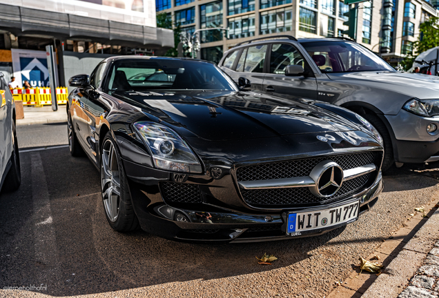 Mercedes-Benz SLS AMG