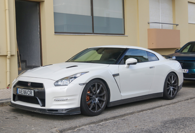 Nissan GT-R 2011