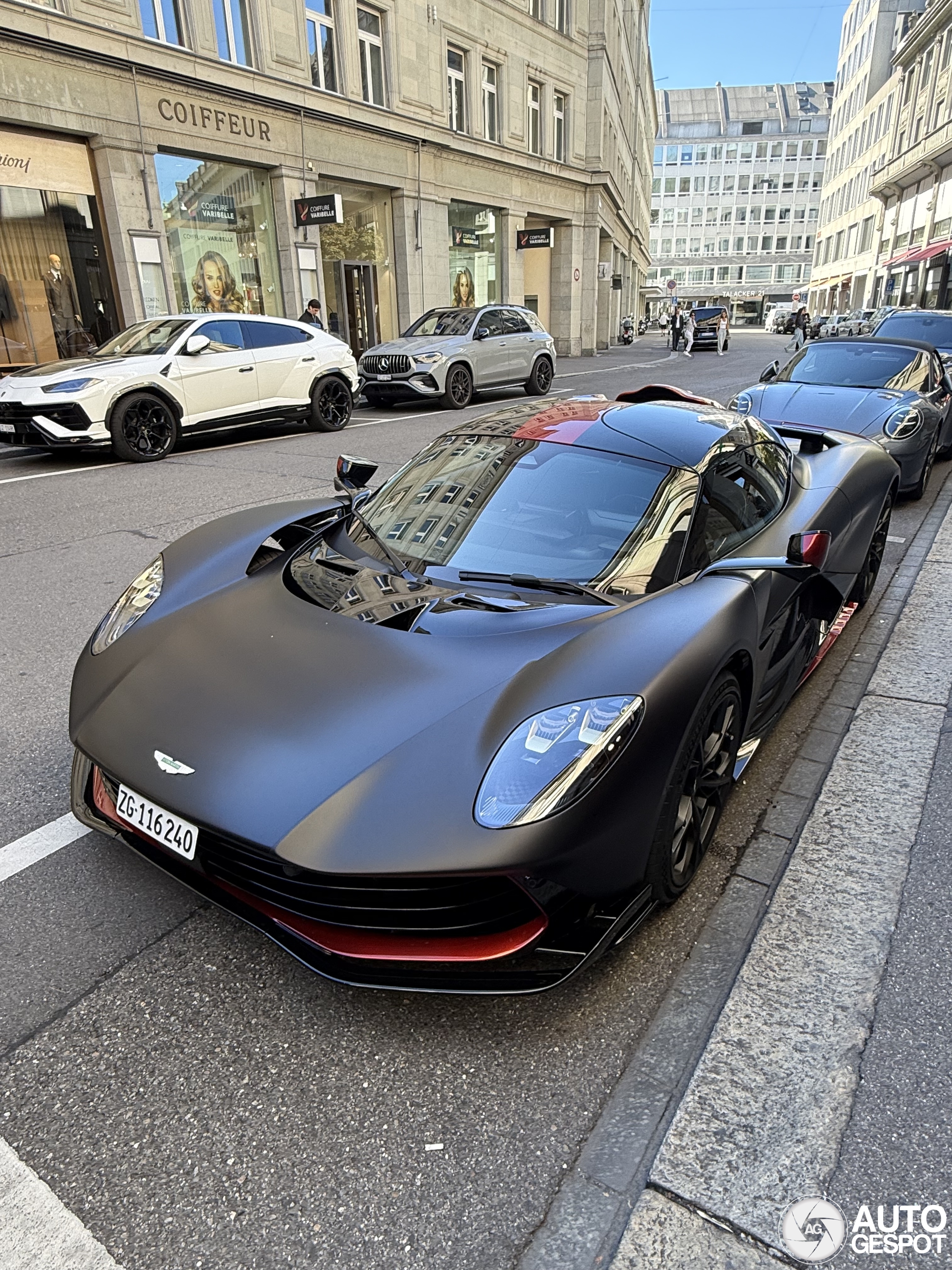 Aston Martin Valhalla