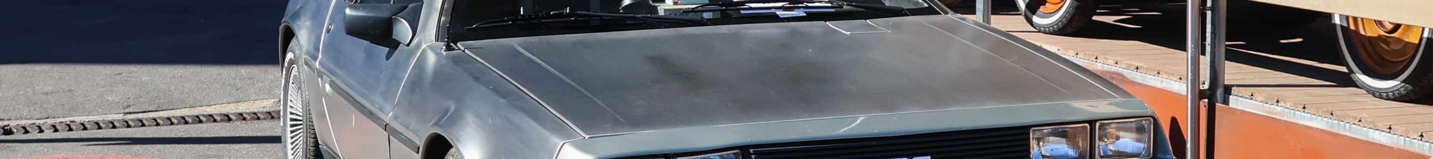 DeLorean DMC-12