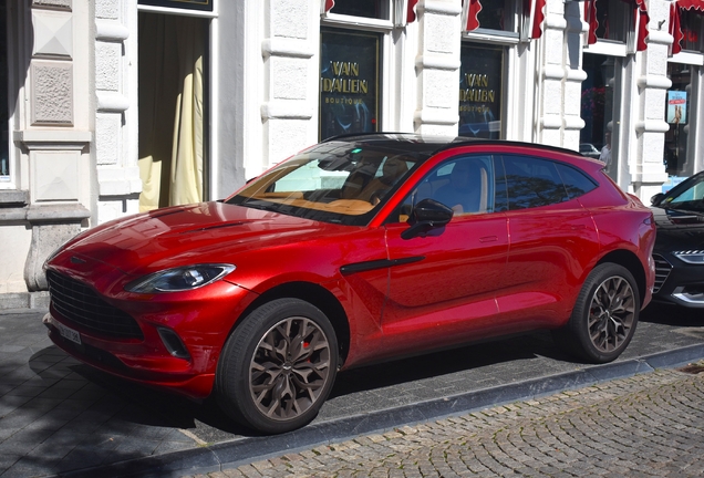 Aston Martin DBX