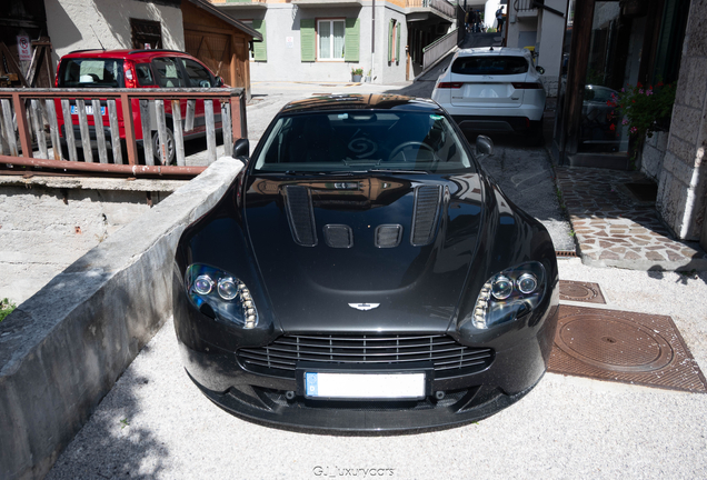 Aston Martin V12 Vantage