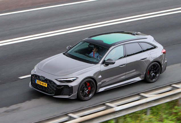 Audi RS5 Avant B10