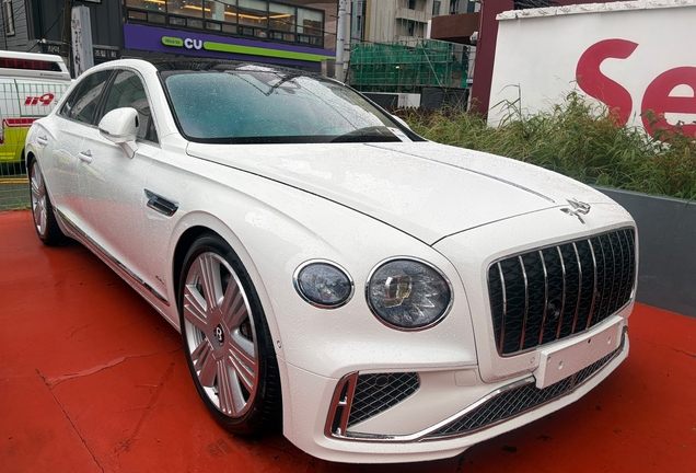 Bentley Flying Spur Azure 2025