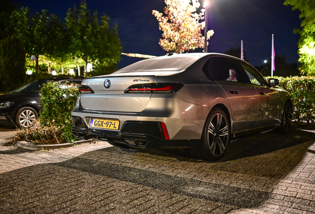 BMW 760i xDrive 2023