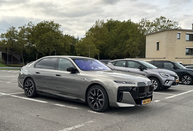 BMW M760e xDrive