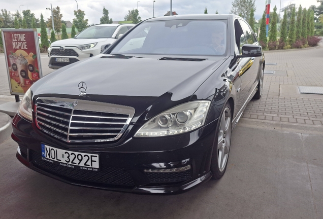 Mercedes-Benz S 63 AMG W221 2011