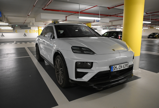 Porsche Macan EV Turbo