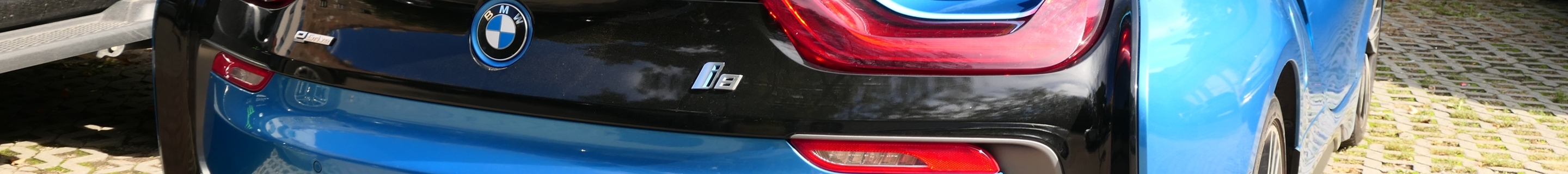 BMW i8