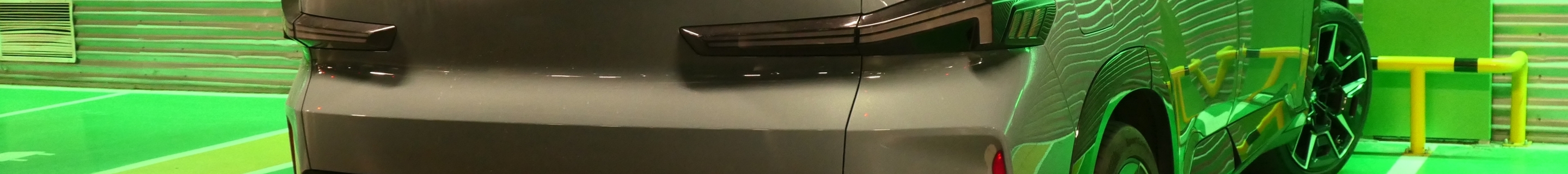 BMW XM G09