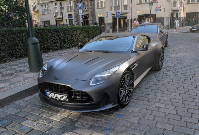 Aston Martin DB12