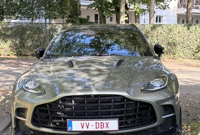 Aston Martin DBX707