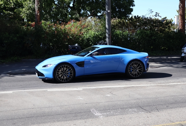 Aston Martin V8 Vantage 2018
