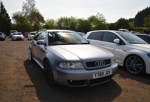 Audi RS4 Avant B5