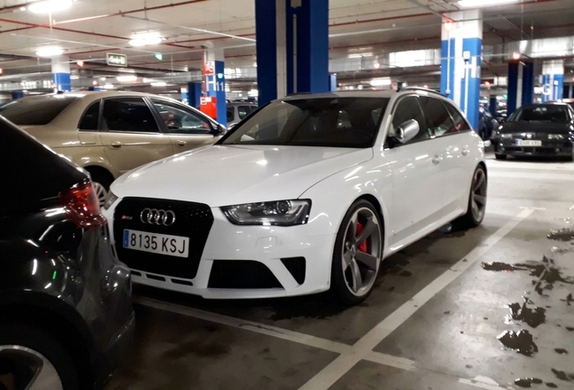 Audi RS4 Avant B8