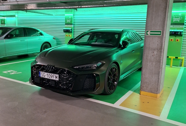 Audi RS5 Avant B10