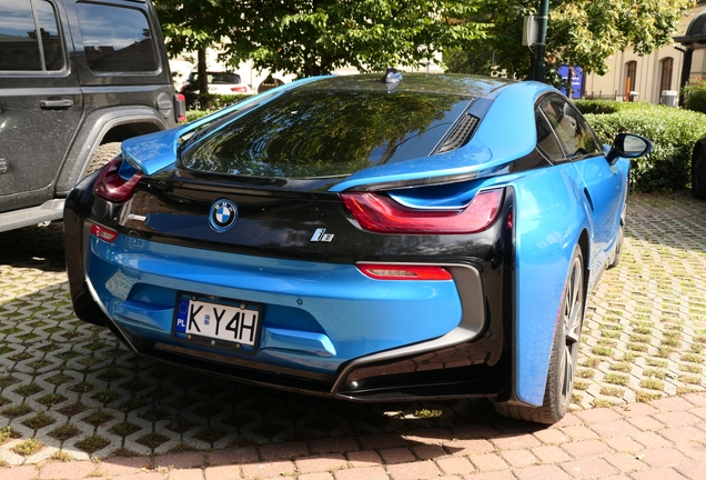 BMW i8