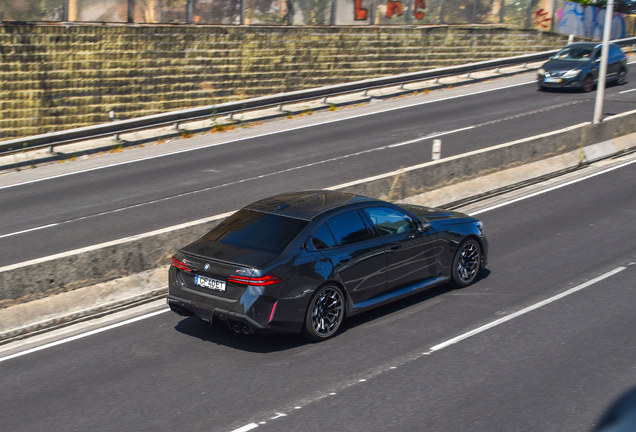 BMW M5 G90