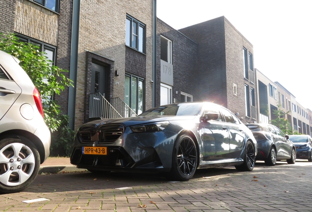 BMW M5 G90