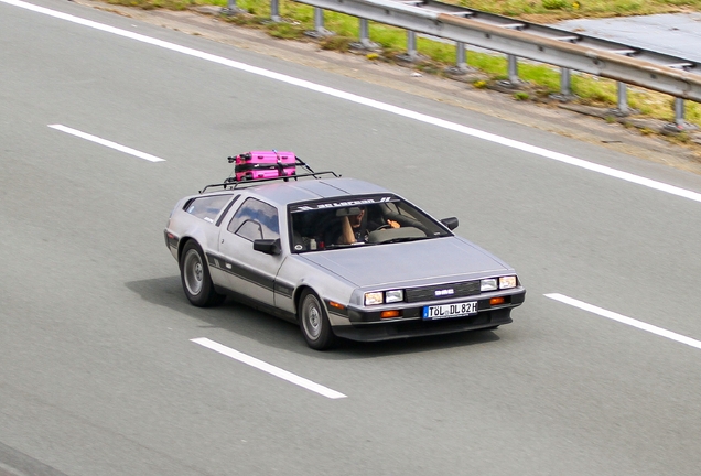 DeLorean DMC-12