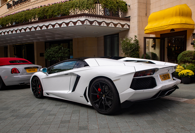 Lamborghini Aventador LP700-4 Roadster