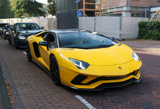 Lamborghini Aventador S LP740-4