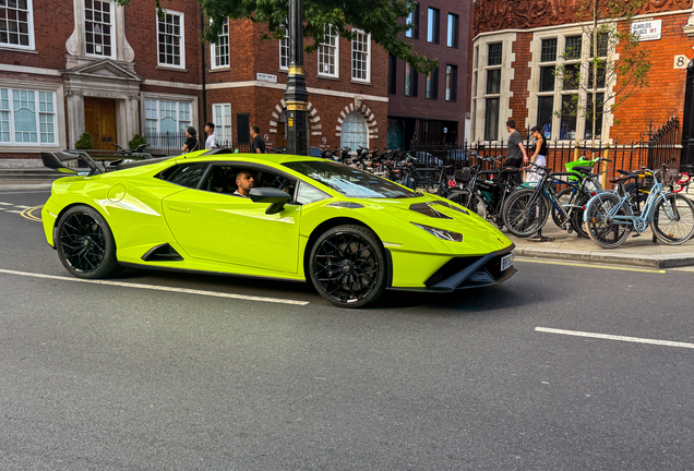 Lamborghini Huracán LP640-2 STO