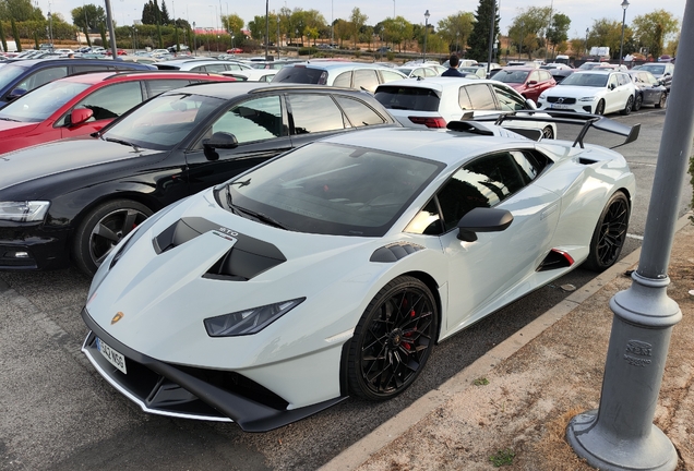 Lamborghini Huracán LP640-2 STO