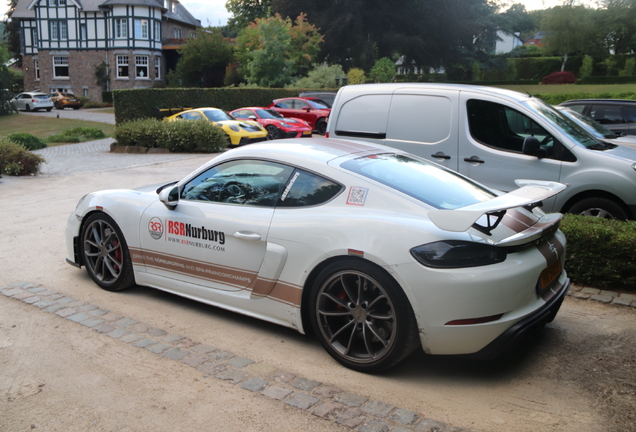 Porsche 718 Cayman GT4