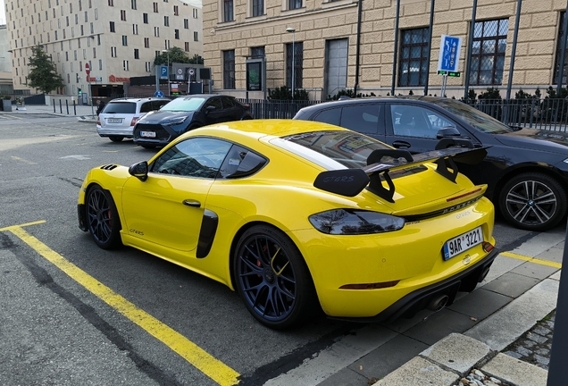 Porsche 718 Cayman GT4 RS Weissach Package