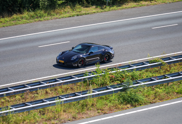 Porsche 992 Carrera 4 GTS MkII
