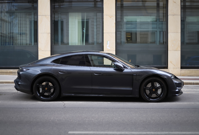 Porsche Taycan Turbo MkI