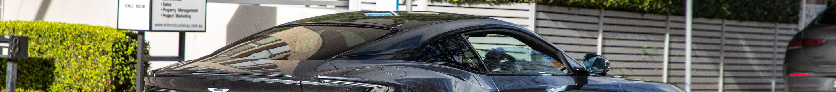 Aston Martin DB12