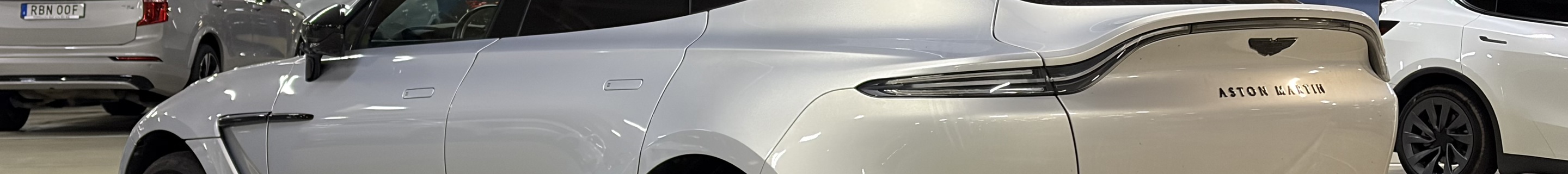 Aston Martin DBX