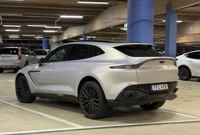 Aston Martin DBX