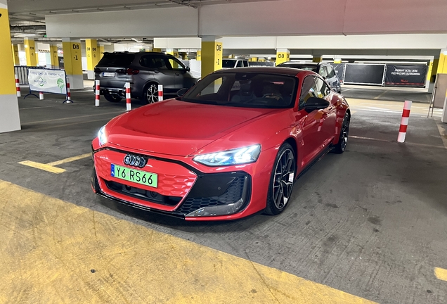 Audi RS E-Tron GT 2025