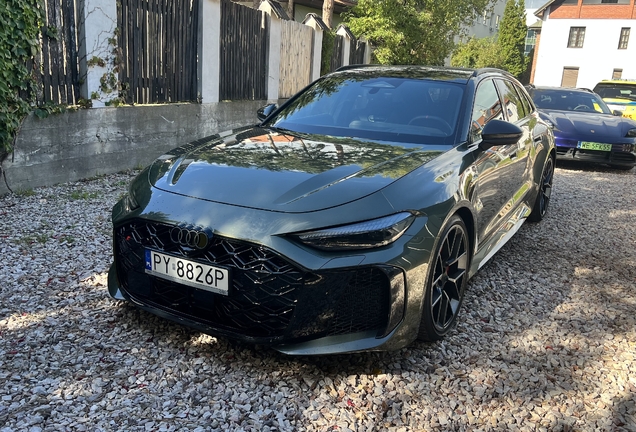 Audi RS5 Avant B10