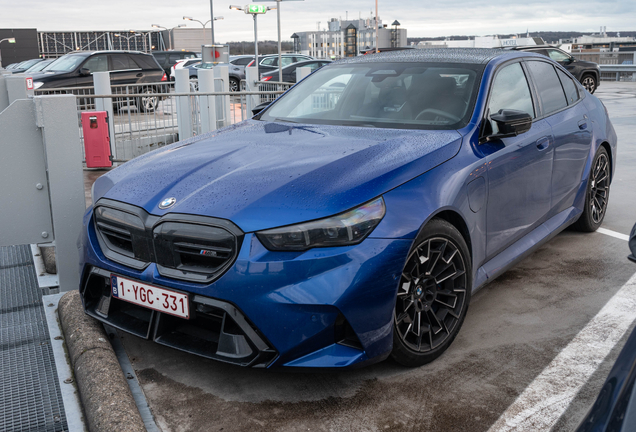 BMW M5 G90