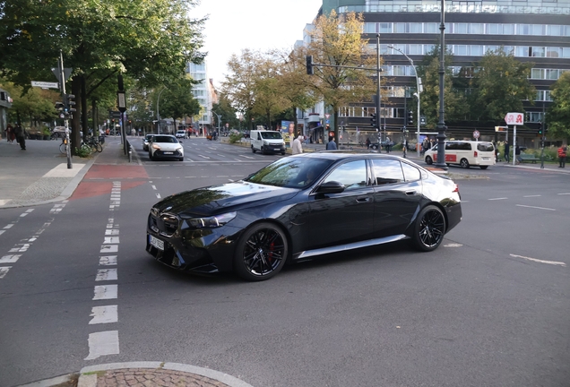 BMW M5 G90