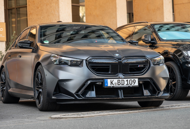 BMW M5 G90