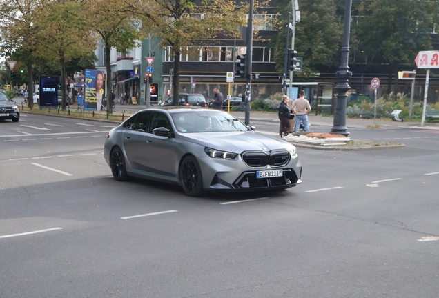 BMW M5 G90