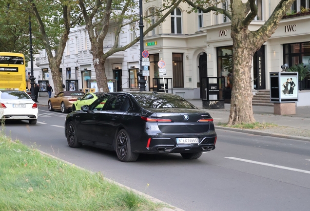 BMW M760e xDrive