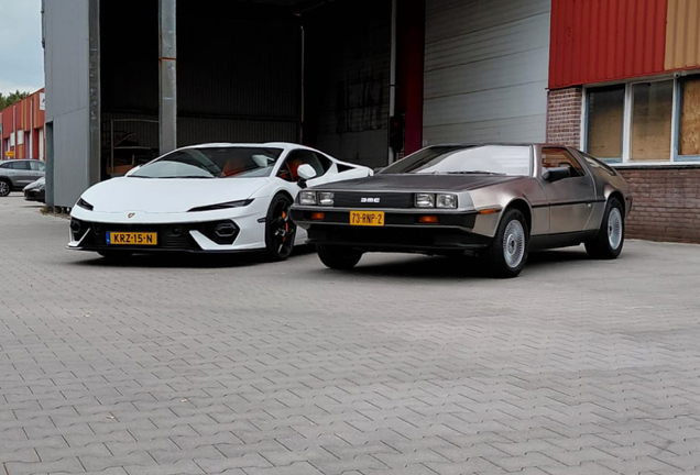 DeLorean DMC-12