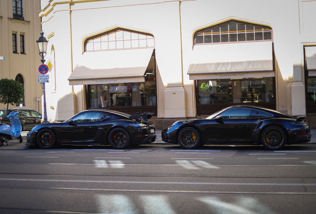 Porsche 718 Cayman GT4 RS Weissach Package