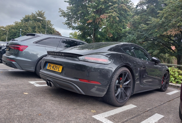 Porsche 718 Cayman S